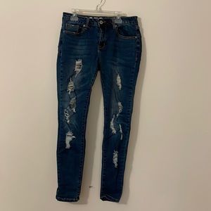 Distressed skinny jeans